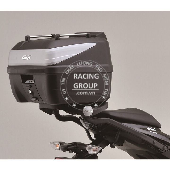 Thùng sau givi B32N-ADV 32 lít có lưới đựng tặng kèm đế hàng chính hãng bảo hành 2 năm