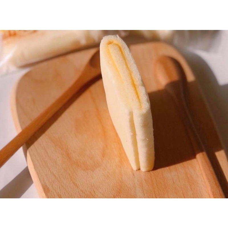 Bông Lan cuộn kèm trứng muối, Kem sữa ( 5 cái)