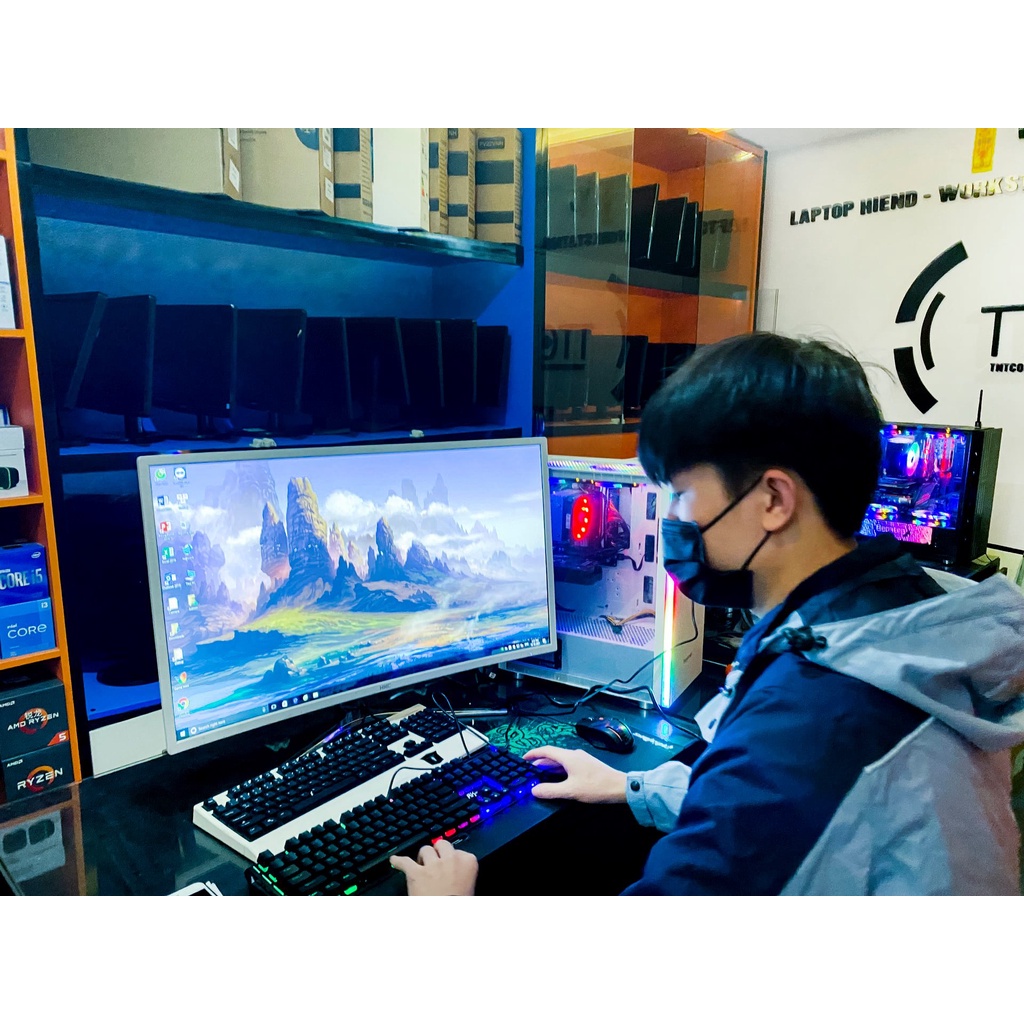 Màn Hình Cong HKC 32 inch còn mới đẹp bảo hành 3 tháng chân kim loại