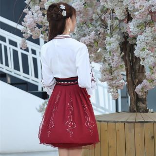 [HOT] Hán phục cách tân thêu hoa bỉ ngạn đỏ