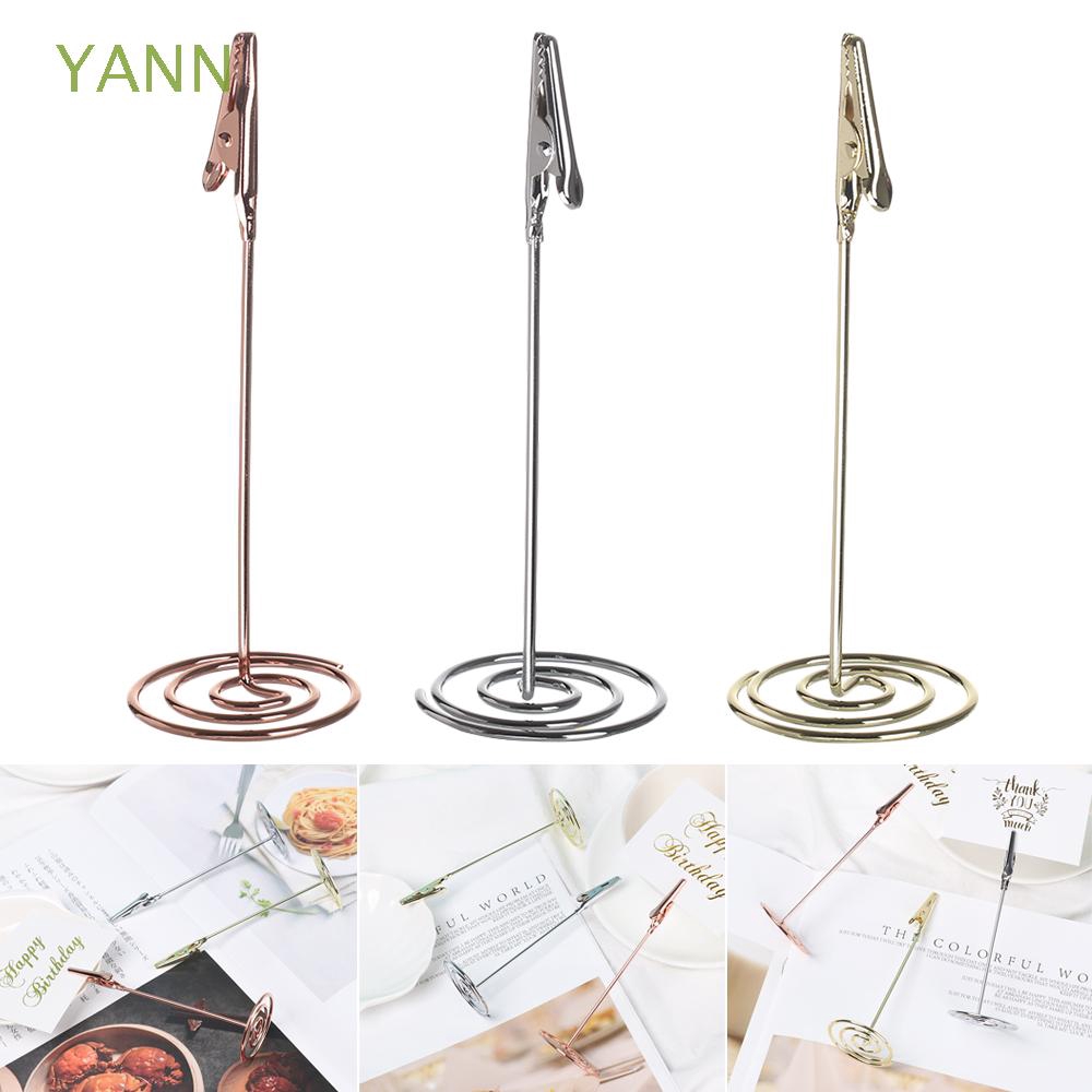 Phụ kiện trang trí bàn tiệc cưới tạo hình độc đáo