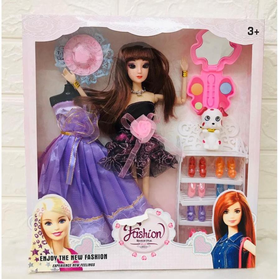 BÚP BÊ BARBIE và TỦ GIÀY VÁY MŨ THỜI TRANG CÙNG HỘP TRANG ĐIỂM