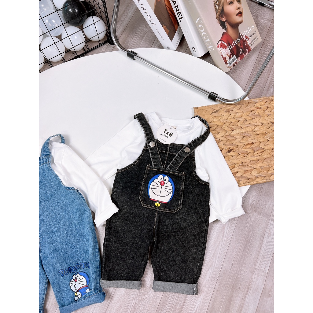Đồ bộ bé trai, Set Quần bò yếm Doremon túi trước và áo phông dài tay chất thun cotton cho bé từ 7-18 kg, DUCK386