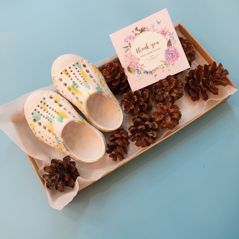 Giầy native cho bé yêu mầu trắng dư xịn