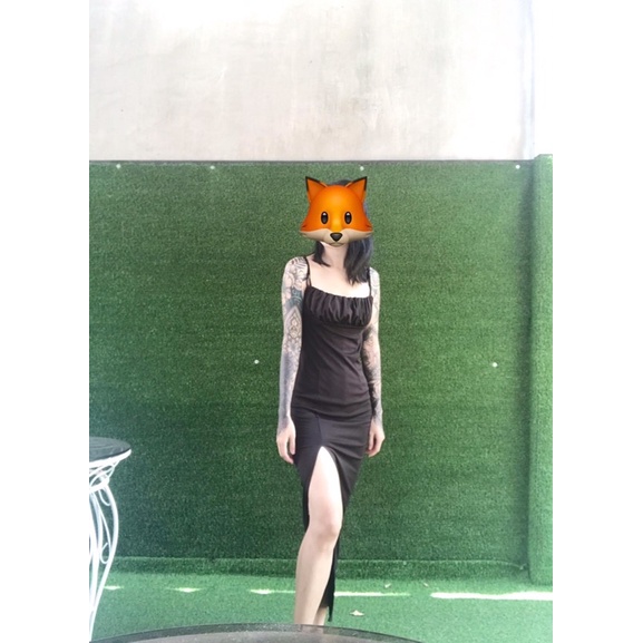 Váy body dáng dài qua gối hở lưng dây cột vai thanh lí