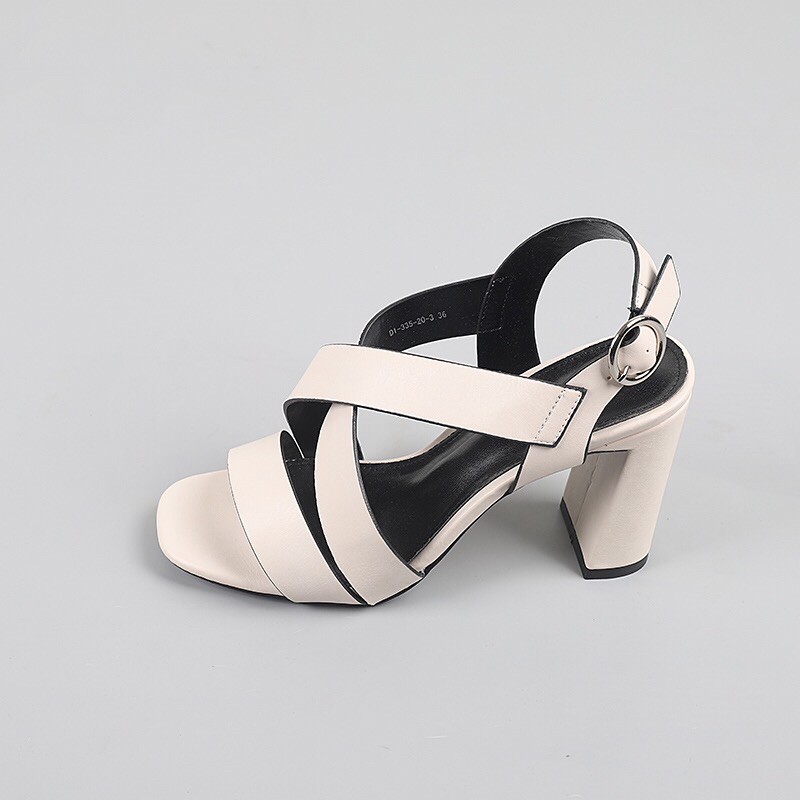 Sandal da trắng quai chéo . xuất Nga