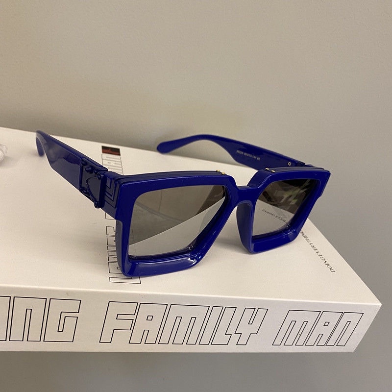 Kính Mắt Gọng To