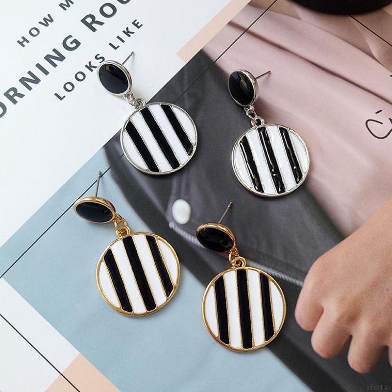 Hoa tai dáng dài thời trang dành cho nữ