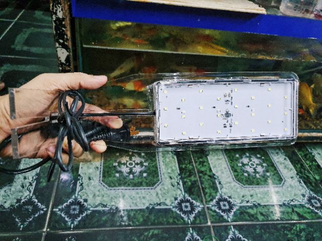 ĐÈN LED KẸP 1 BÊN HỒ THỦY SINH HỒ KHÔNG KIỀNG SOBO 300C