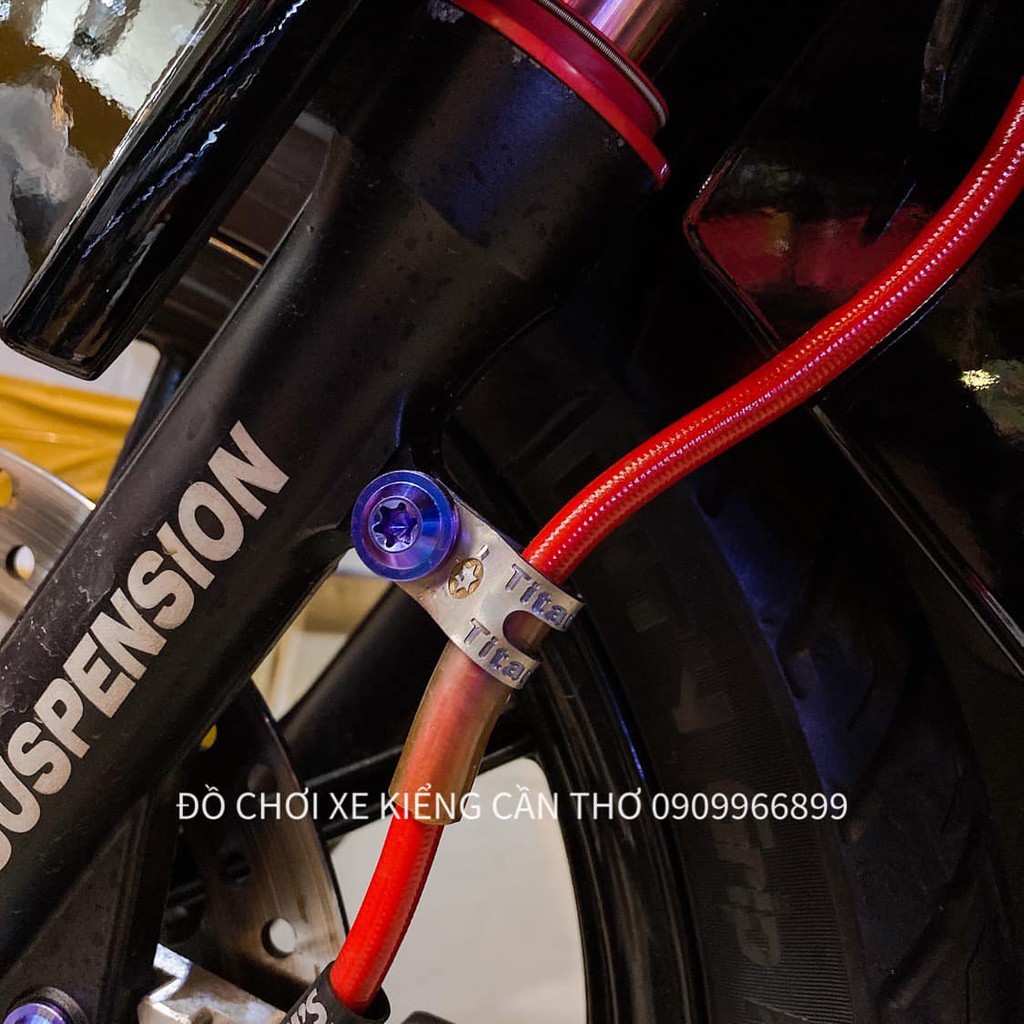 Bát kẹp bình dầu Titan