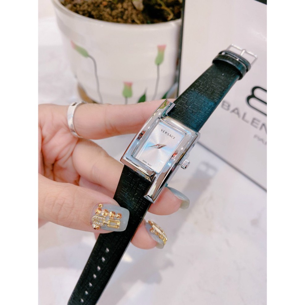 Đồng hồ nữ versace dây da, mặt vuông, bảo hành 24 tháng