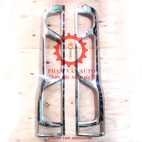 Ốp mạ đèn hậu Transit hàng cao cấp, Ốp mạ inox crome ô tô sáng bóng