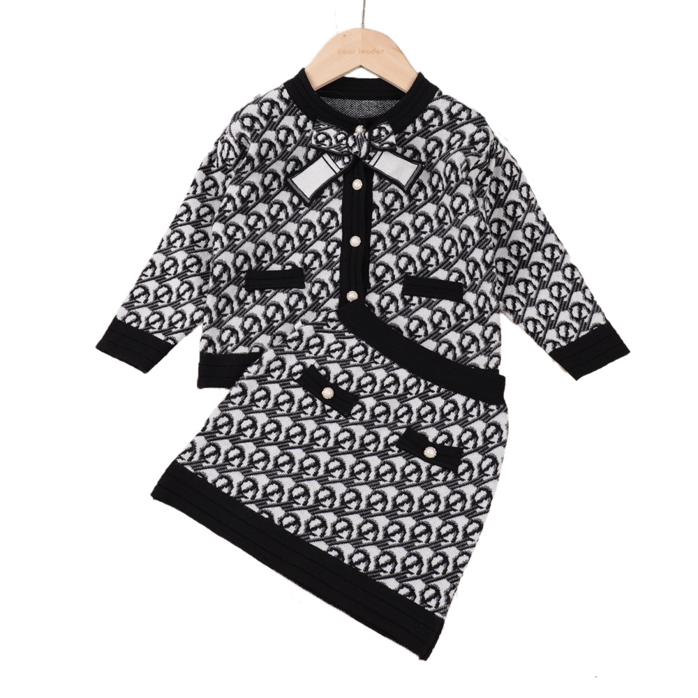 Bộ đồ BEAR LEADER gồm áo sweater + chân váy xinh xắn theo phong cách thu đông Hàn Quốc 2022 cho bé gái 3-7 tuổi