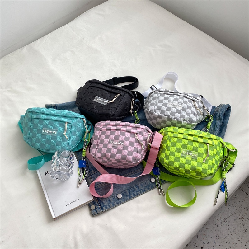 Túi Đeo Chéo Ngực Bằng Nylon Phối Màu Tương Phản Họa Tiết Kẻ Sọc Thời Trang Mới Cho Nữ