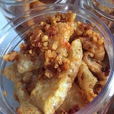 Da heo cháy tỏi giòn ngon lon pet