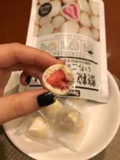 Socola bọc dâu tây sấy 🍓