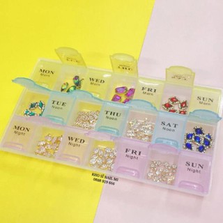 [HÀNG SẴN] HỘP NHỰA ĐỰNG ĐÁ, CHARM, PHỤ KIỆN NAIL, HOA BỘT 21 Ô LỚN MẪU MỚI - NẮP RỜI TỪNG Ô CÓ TÊN 7 NGÀY TRONG TUẦN