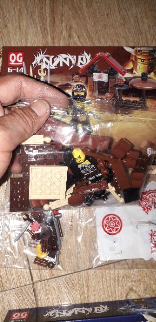 Lắp ráp 1 hộp LegoNinja rồng QD653 có nhiều chi tiết