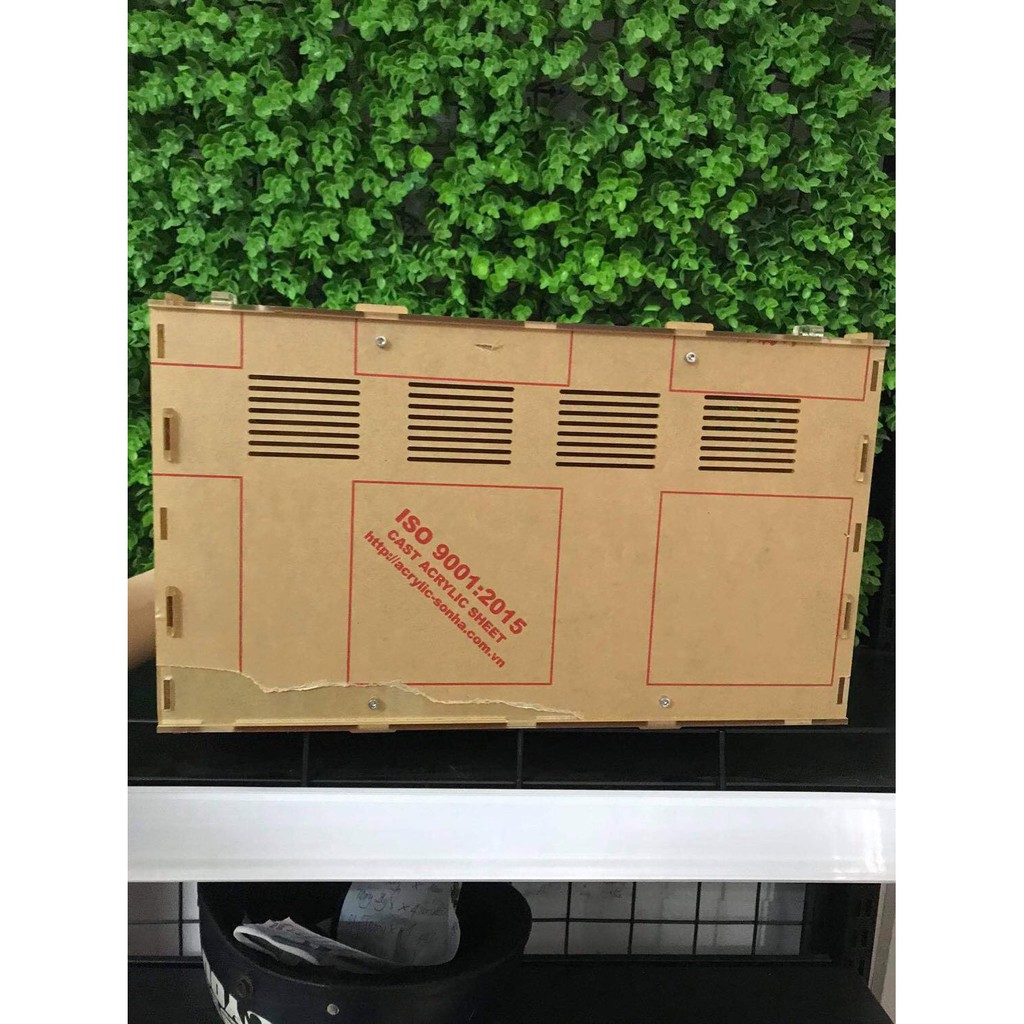 Hộp nuôi nhện, rắn, rết,... bò sát kt 35-25-20cm