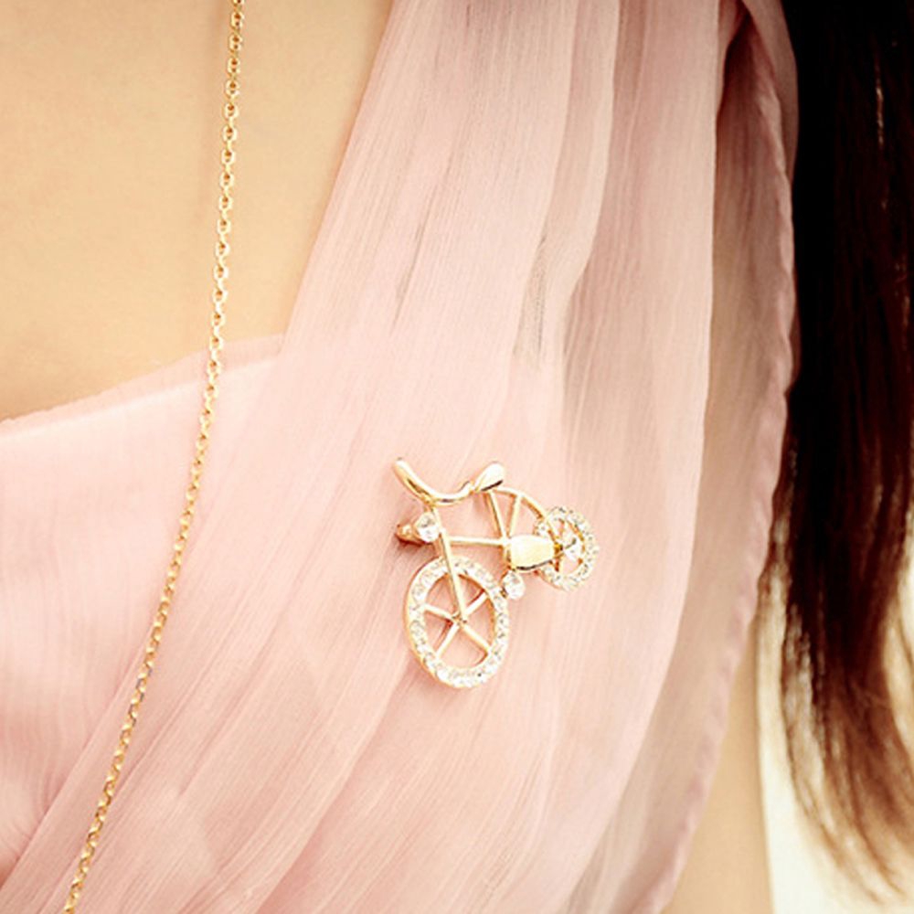 Ghim cài áo hình dáng độc đáo thời trang