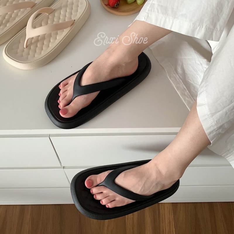 Dép đi trong phòng Nóng bỏng