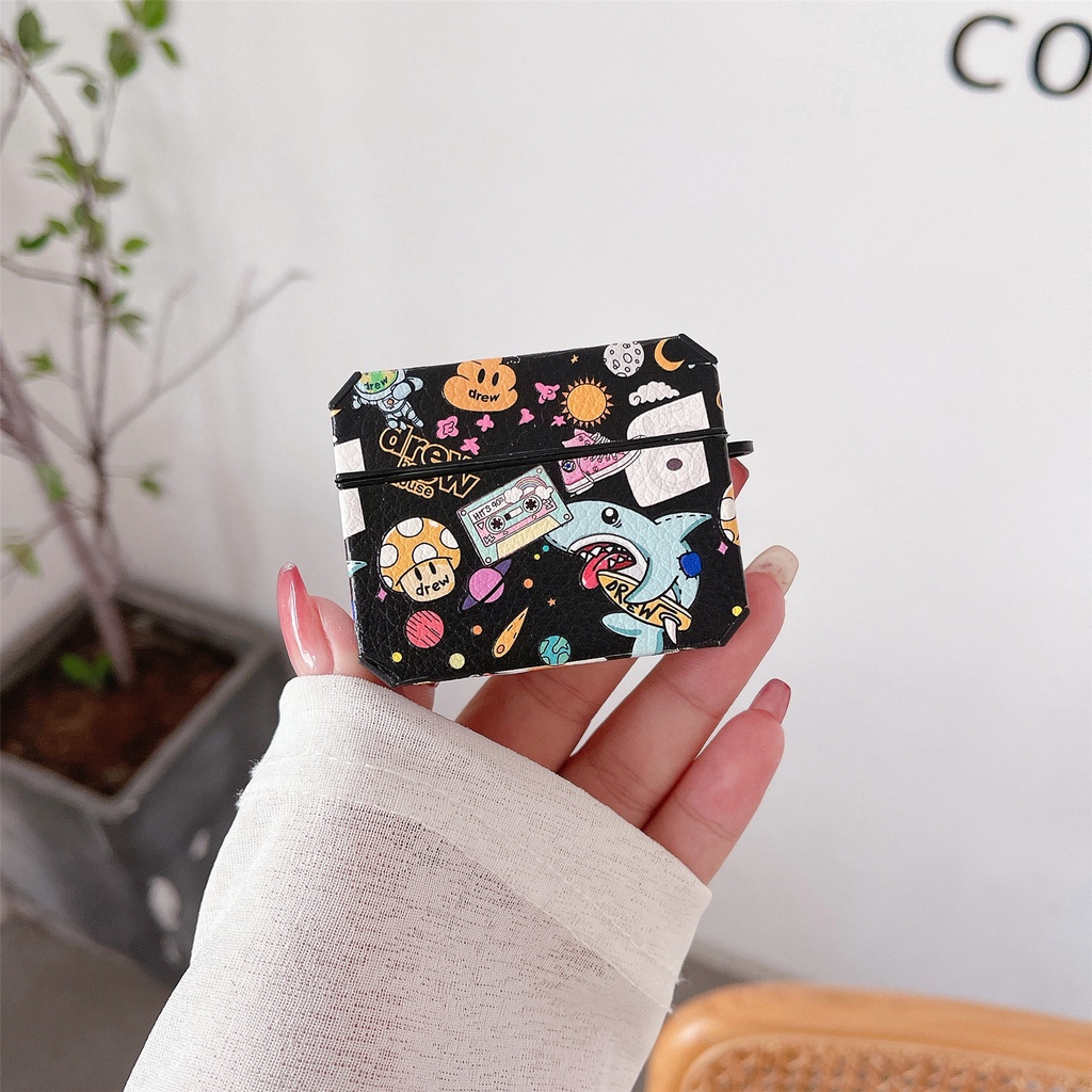 Vỏ Bảo Vệ Hộp Sạc Tai Nghe Bluetooth AirPods 1 2 pro 3 2021 gen3 Bằng Da + Silicon Họa Tiết Nhãn Hiệu Drew Thời Trang Chống Sốc