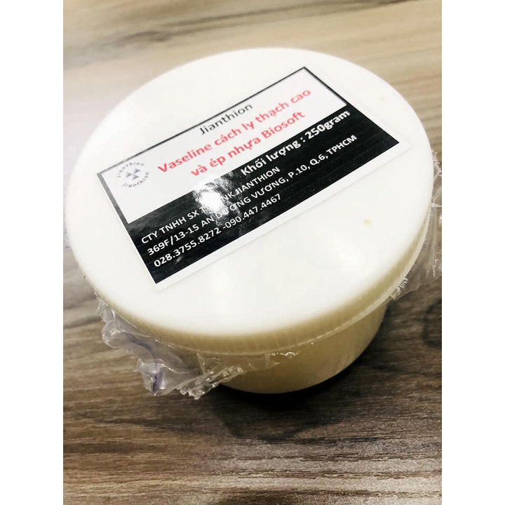 Vaseline dùng để cách ly thạch cao và ép nhựa