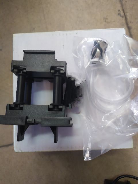 Máy bơm C-04. Máy bơm bể cá Camry. Máy thay cho bể đúc CAMRY của TQ