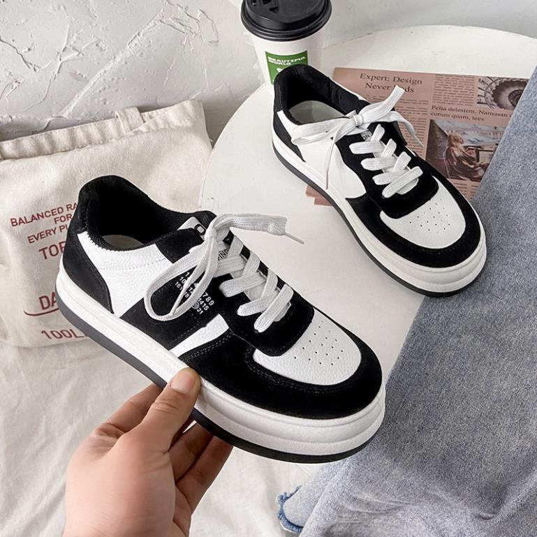 Giày thể thao sneaker đế bánh mì mũi tròn màu đen phong cách Hàn Quốc dành cho nữ