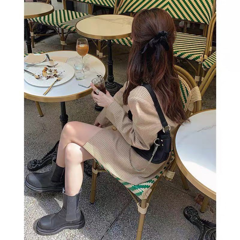 Áo vest kẻ nắp túi