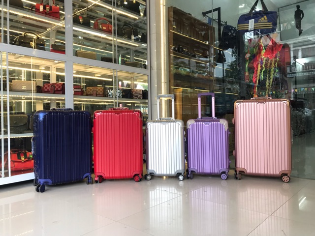 Vali RIMOWA KHUNG NHÔM KHOÁ SẬP  SIZE 26” chuẩn Víp 1:1 lót xanh. Tặng áo choàng vali