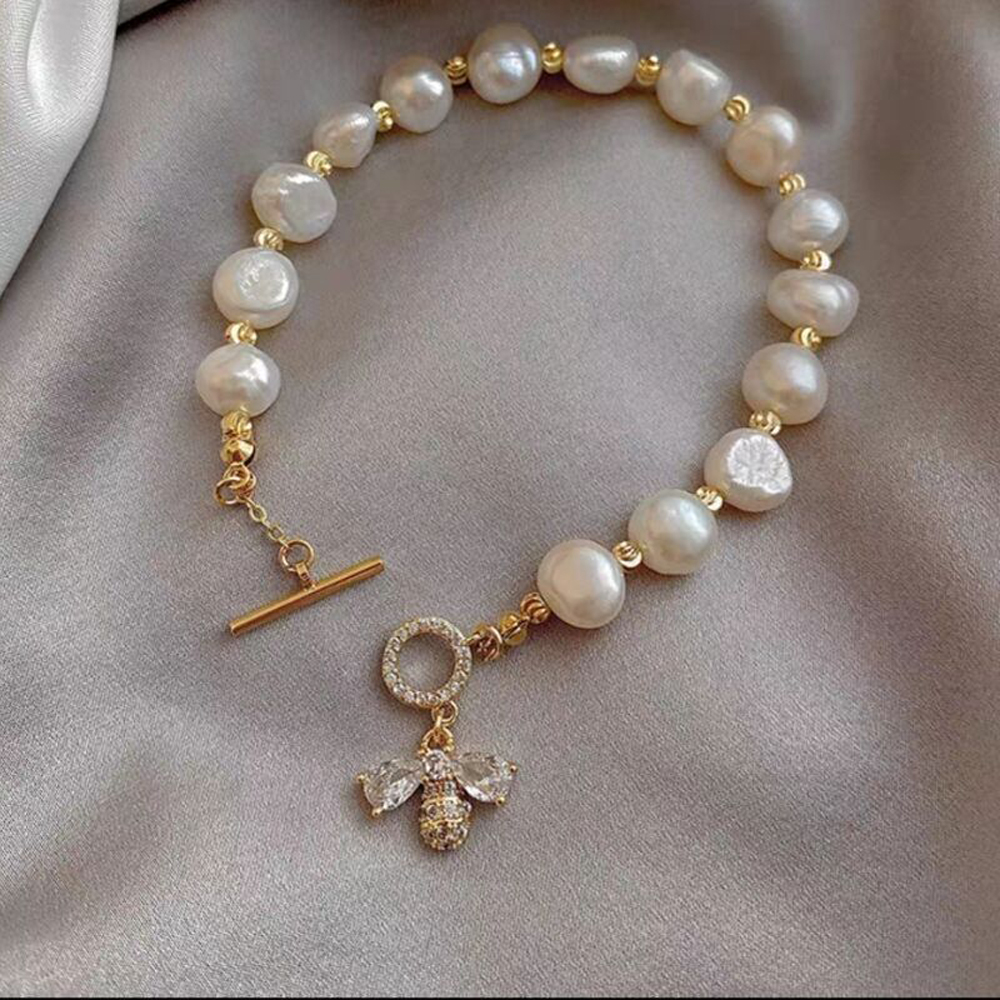 Vòng đeo tay mặt hình chú ong đính ngọc trai thời trang cho nữ