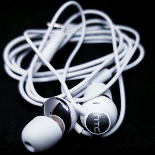 Tai nghe htc max 310 hi-res