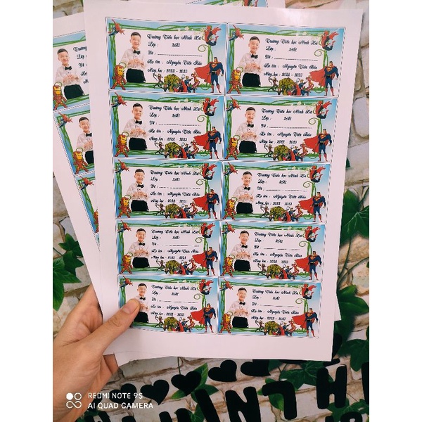 Sét 50 nhãn in hình bé tặng 64 stiker in tên đã bế và 2 thời khoá biểu