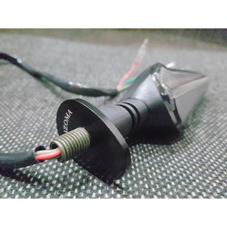 Lông đền gắn kèm xi nhan độ