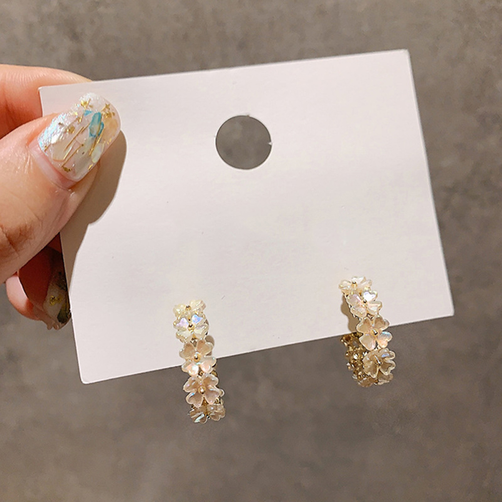 Hoa tai dạng vòng thời trang cho nữ