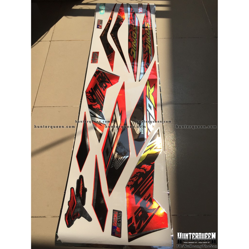 Tem rời dán xe Sonic, Chất liệu crom sáng bóng.