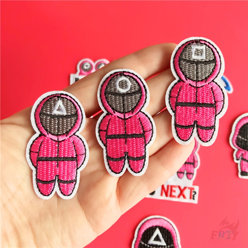1 miếng dán ủi quần áo hình nhân vật game Who's Next?
