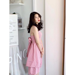 Đầm tầng cột nơ lưng
