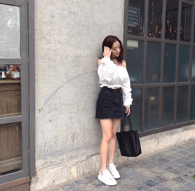 Áo croptop bẹt vai tay nhún