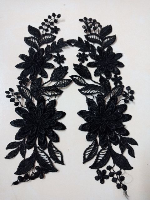 Hoa ren trang trí váy ,áo.