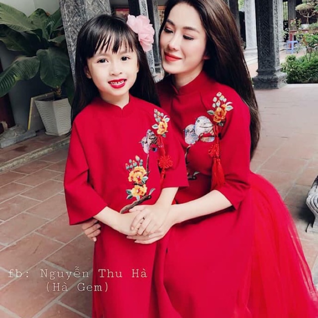 Áo dài cách tân cho mẹ và bé