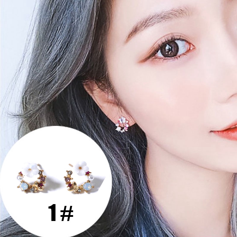 Đôi bông tai mạ bạc đính đá thiết kế hợp thời trang dành cho nữ