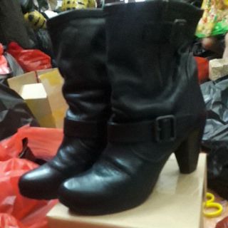 Giầy boot- thủy hoàng