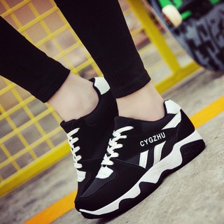 Giày sneaker nữ đen