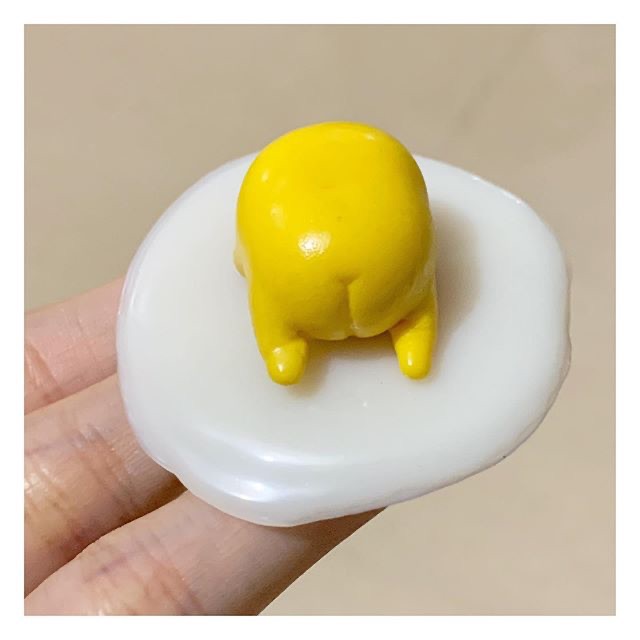 Nhân vật hoạt hình- trứng lười Gudetama