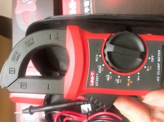Đồng hồ ampe kìm UT 201+
