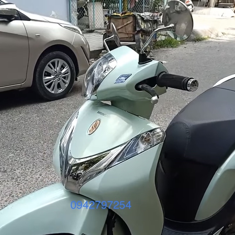 Sơn xe máy Honda SH Mode màu Xanh cốm UY002-1K và UY002-2K Ultra Motorcycle Colors