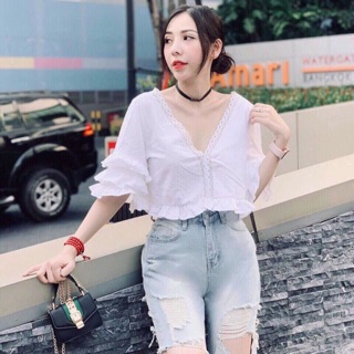 Áo kiểu cổ v ren tay tầng