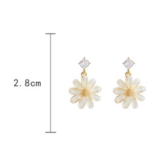 Lady cute style daisy earrings